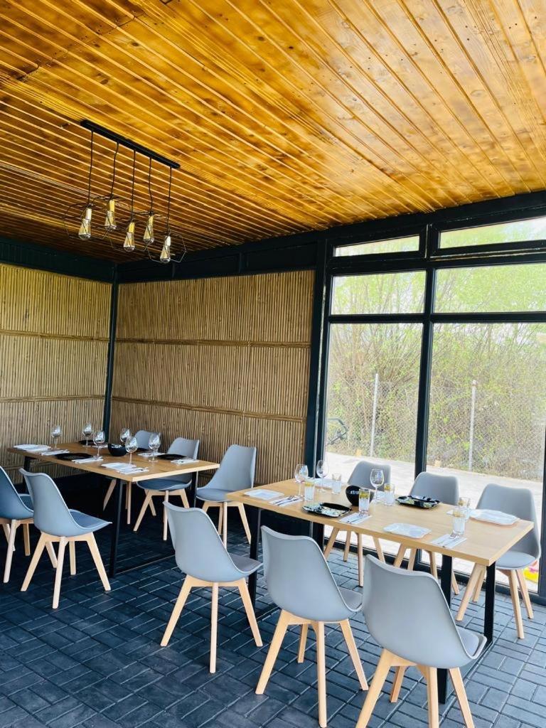 Hotel Sun Garden Glamping Domes Călimăneşti Exterior foto