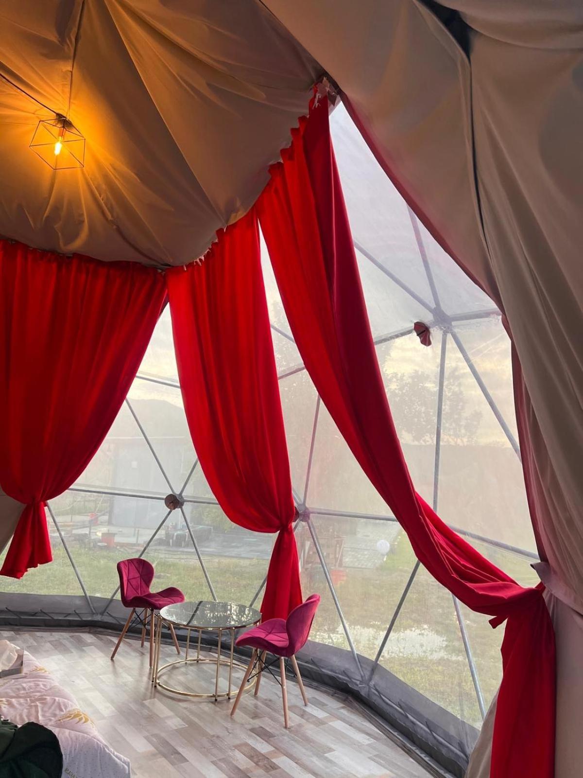 Hotel Sun Garden Glamping Domes Călimăneşti Exterior foto