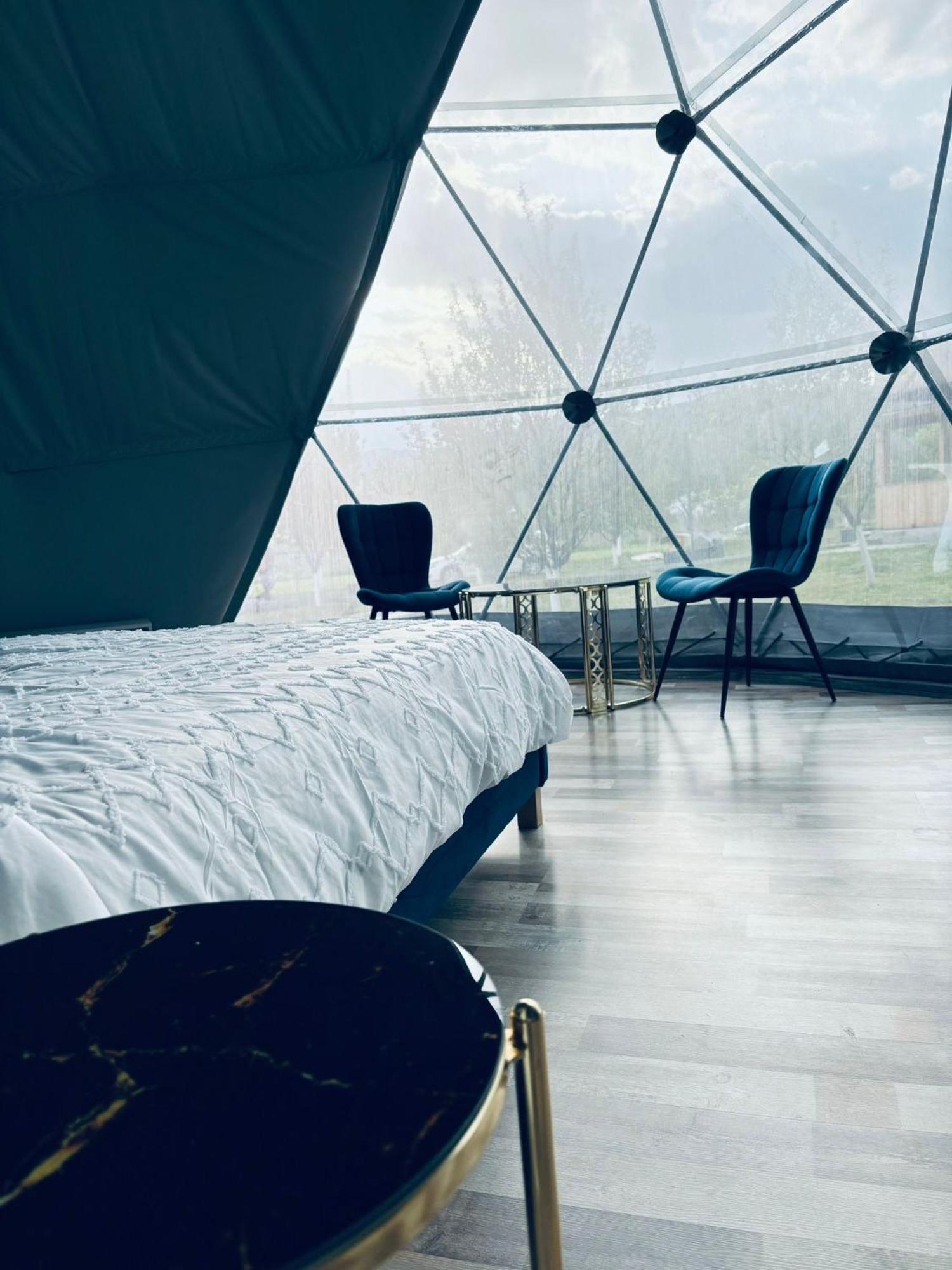 Hotel Sun Garden Glamping Domes Călimăneşti Exterior foto