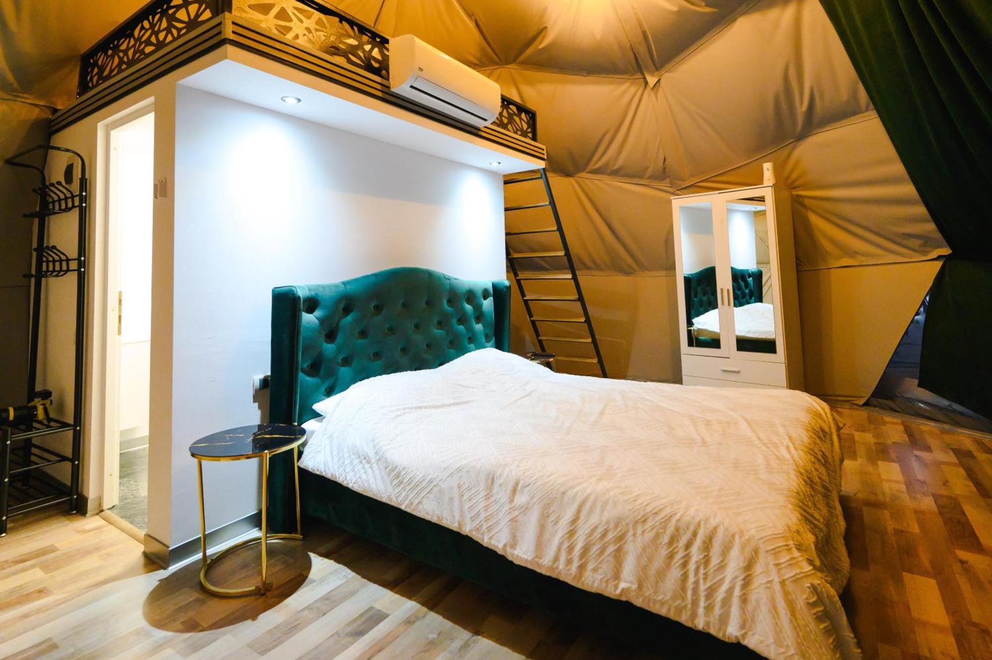Hotel Sun Garden Glamping Domes Călimăneşti Exterior foto