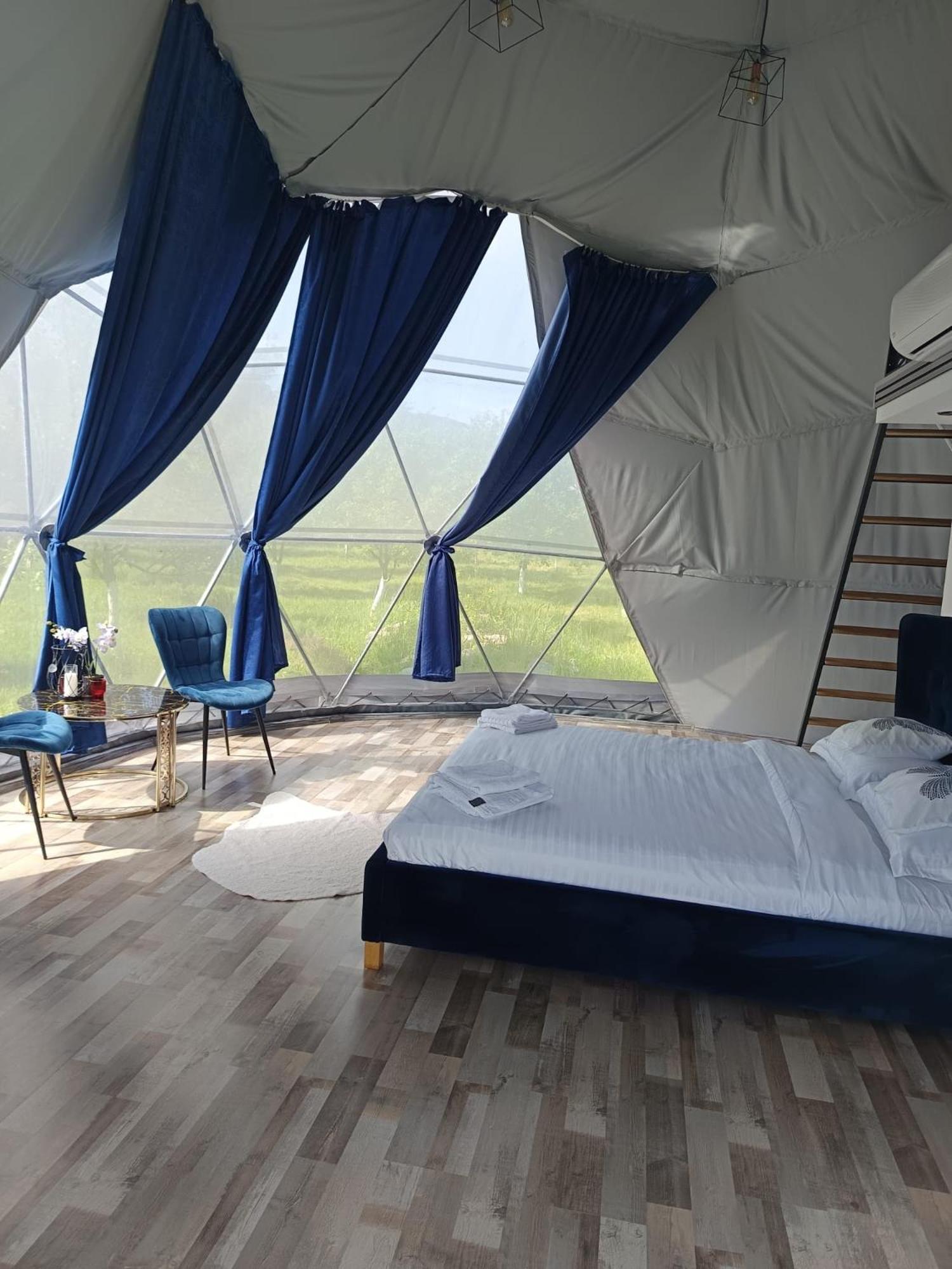 Hotel Sun Garden Glamping Domes Călimăneşti Exterior foto